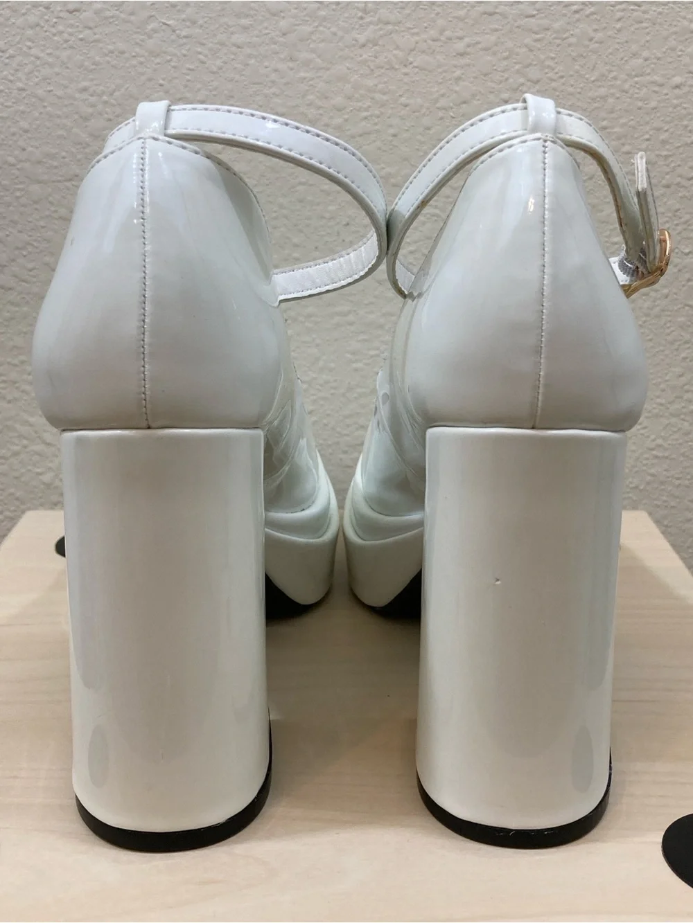 Qupid White Patent Platform Heels Size 6.5 Ankle Strap 4.25” Heel